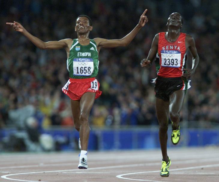 Infine fu il turno dell&#39;etiope Haile Gebrselassie di migliorarsi, ritoccando il primato dei 5000 che gi gli apparteneva: 12&#39;41